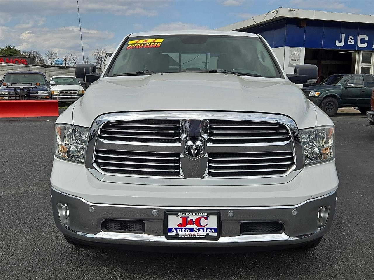 RAM 1500 SLT Crew Cab SWB 4WD 2014