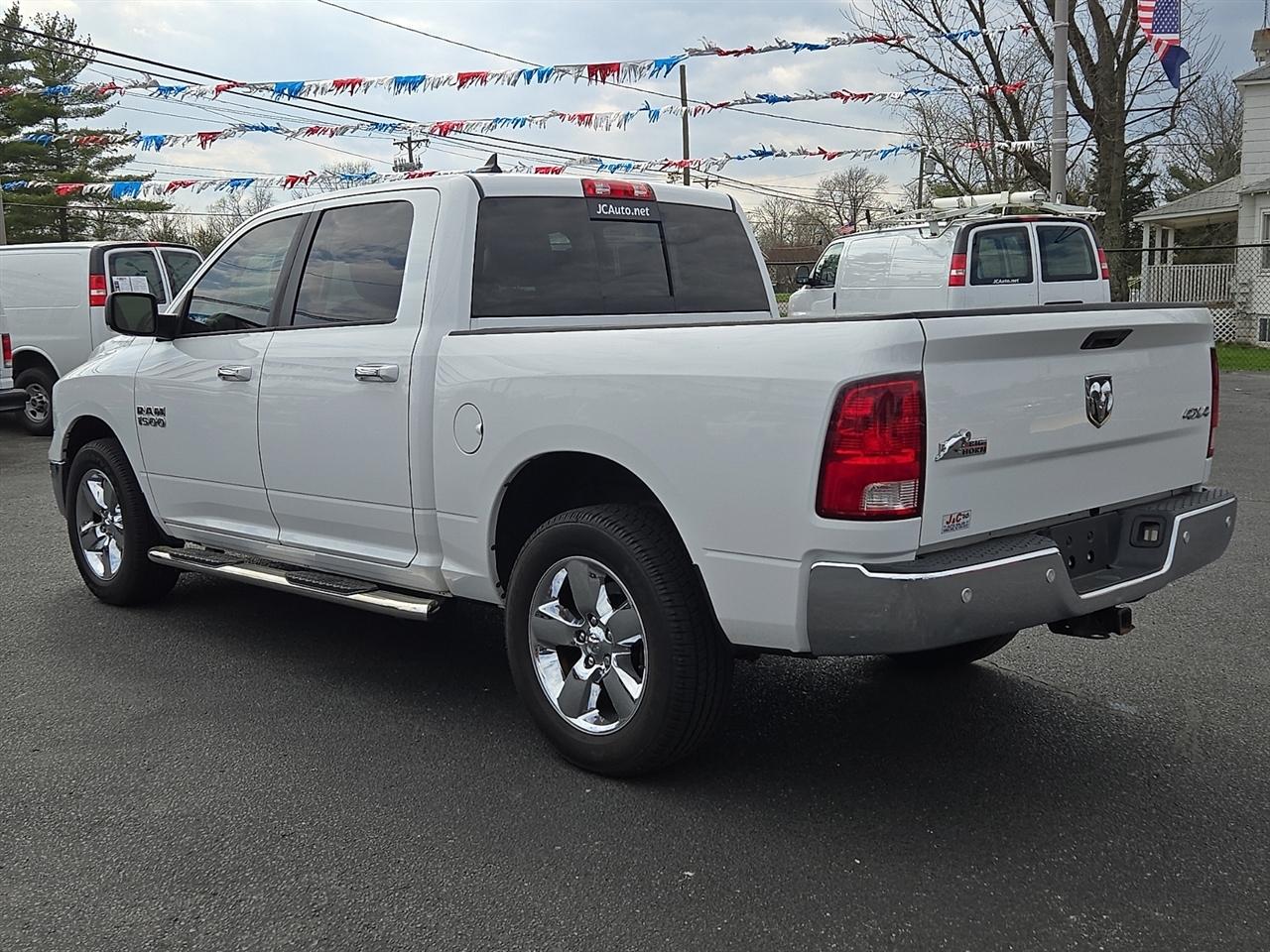 RAM 1500 SLT Crew Cab SWB 4WD 2014