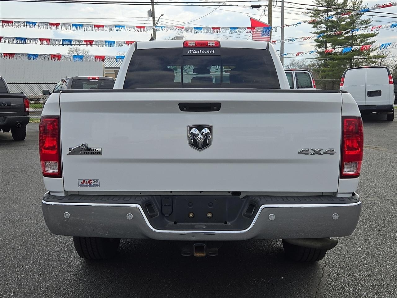 RAM 1500 SLT Crew Cab SWB 4WD 2014