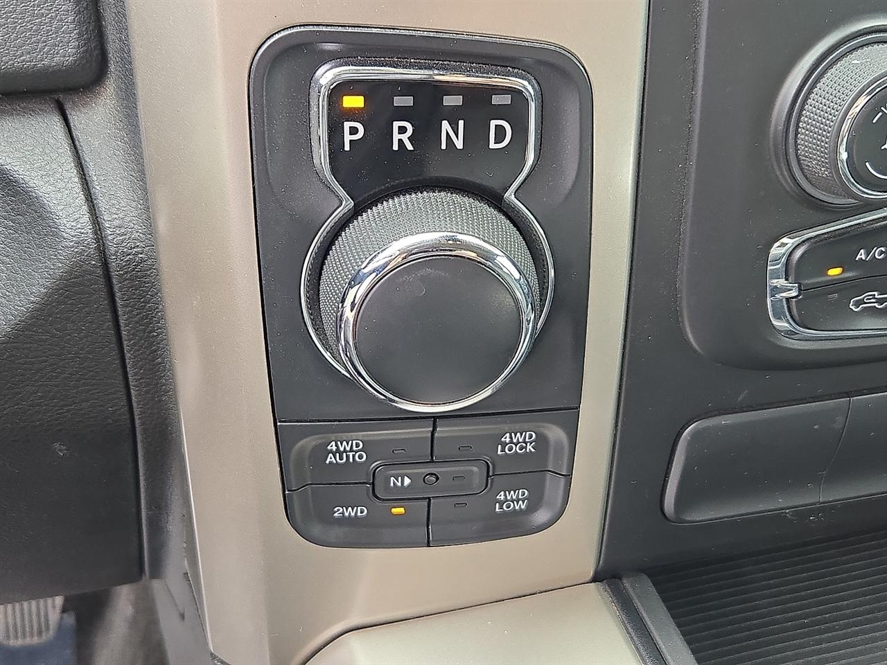 RAM 1500 SLT Crew Cab SWB 4WD 2014