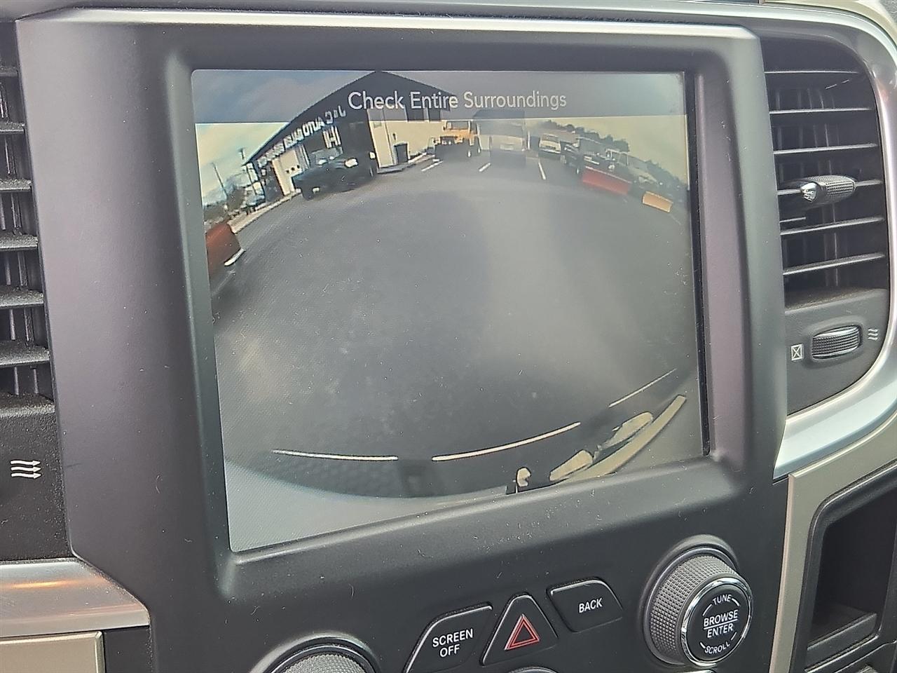 RAM 1500 SLT Crew Cab SWB 4WD 2014