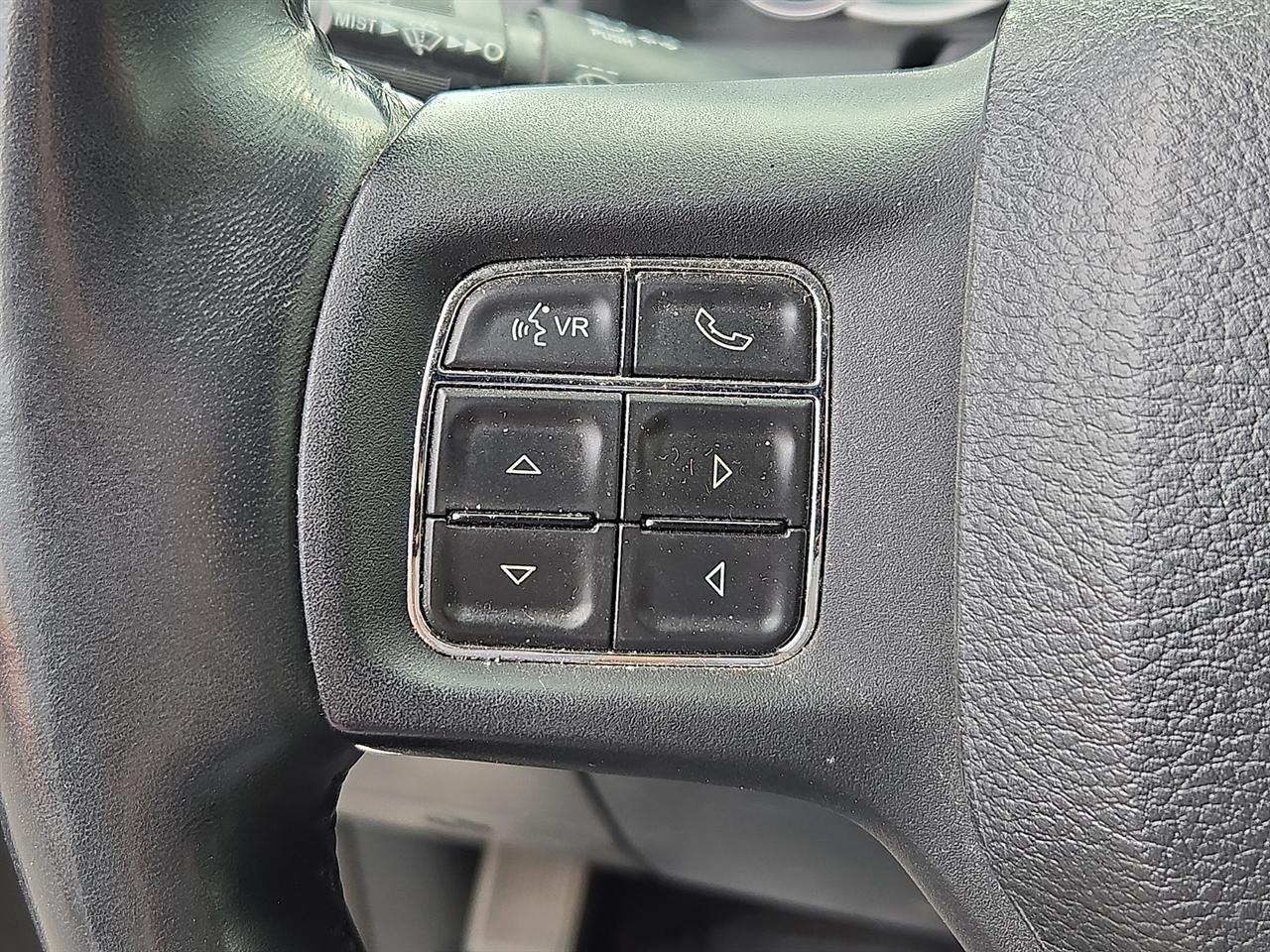 RAM 1500 SLT Crew Cab SWB 4WD 2014