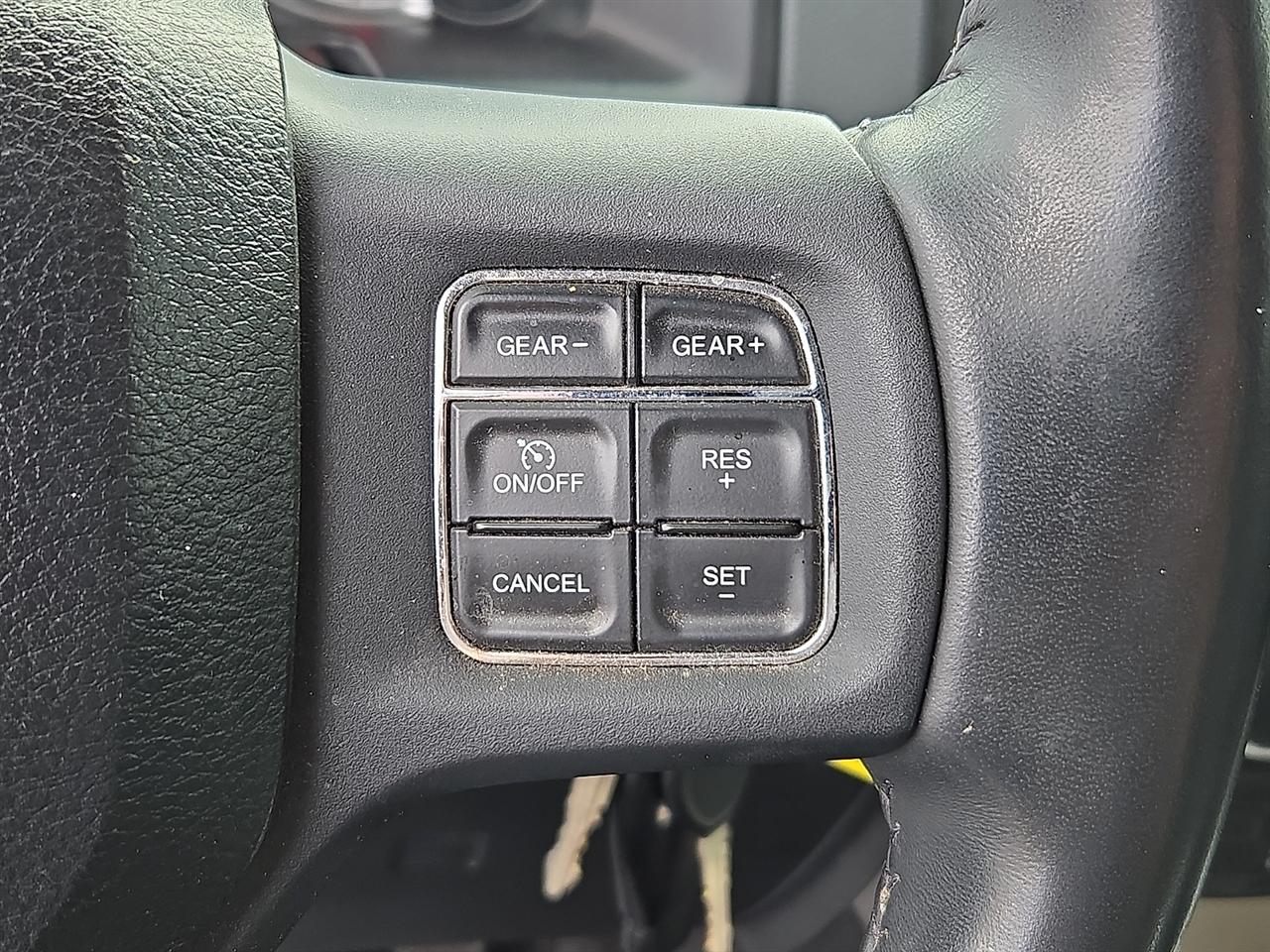 RAM 1500 SLT Crew Cab SWB 4WD 2014