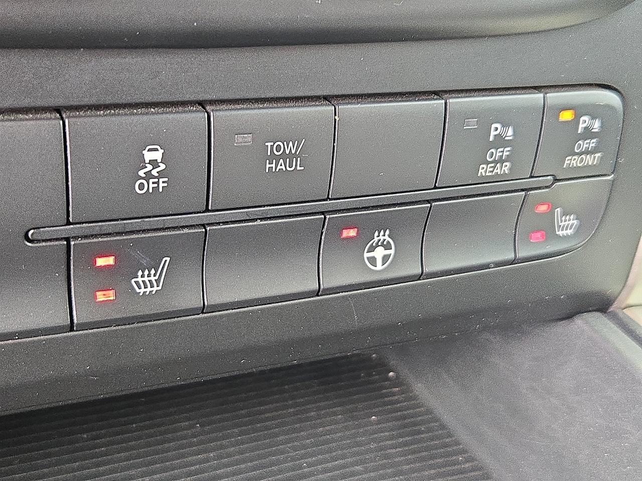 RAM 1500 SLT Crew Cab SWB 4WD 2014