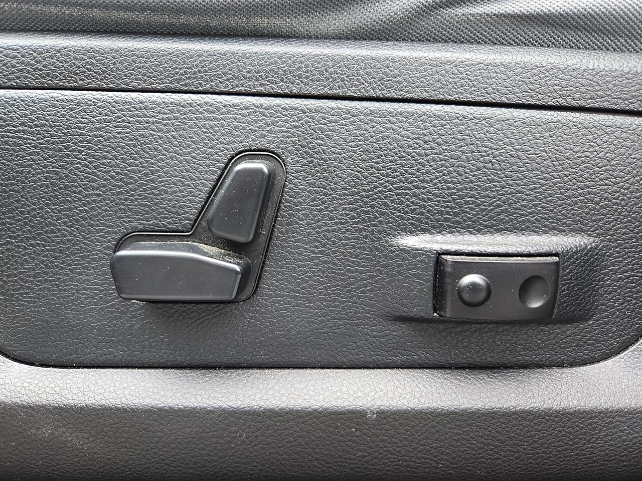 RAM 1500 SLT Crew Cab SWB 4WD 2014