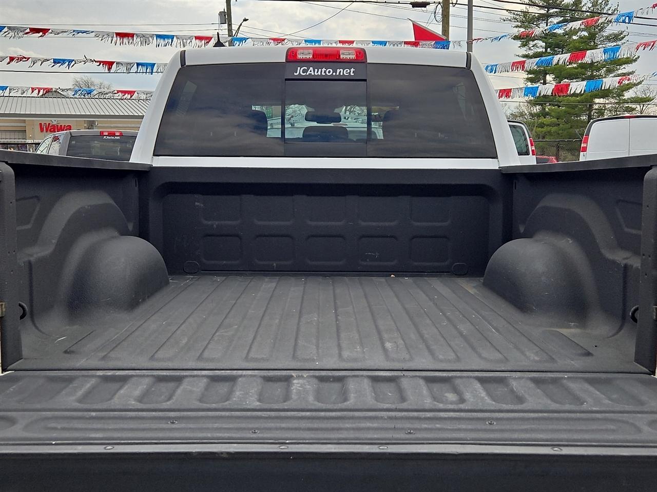 RAM 1500 SLT Crew Cab SWB 4WD 2014