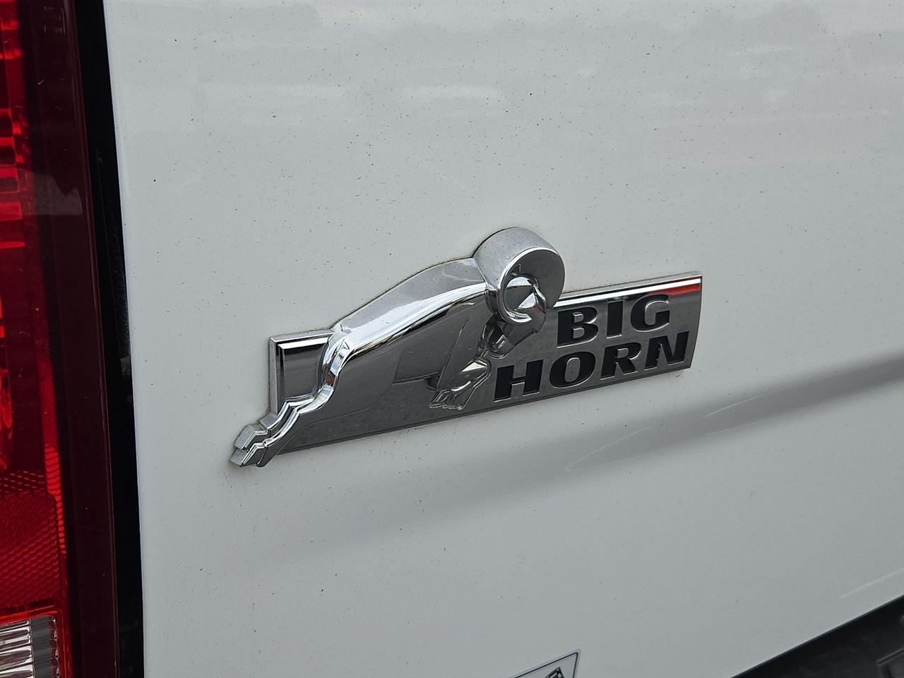 RAM 1500 SLT Crew Cab SWB 4WD 2014