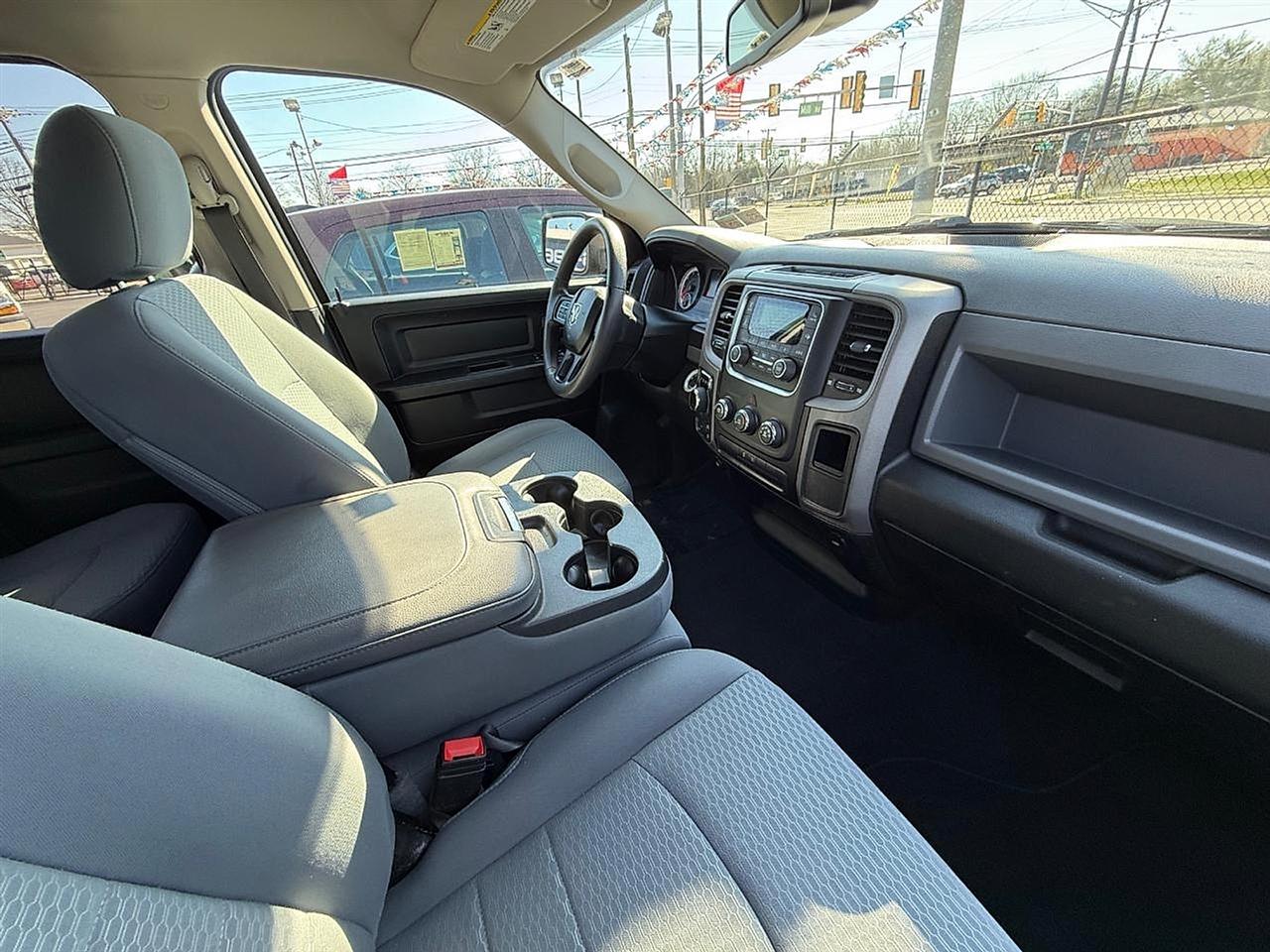 RAM 1500 Classic Tradesman Quad Cab 4WD 2020