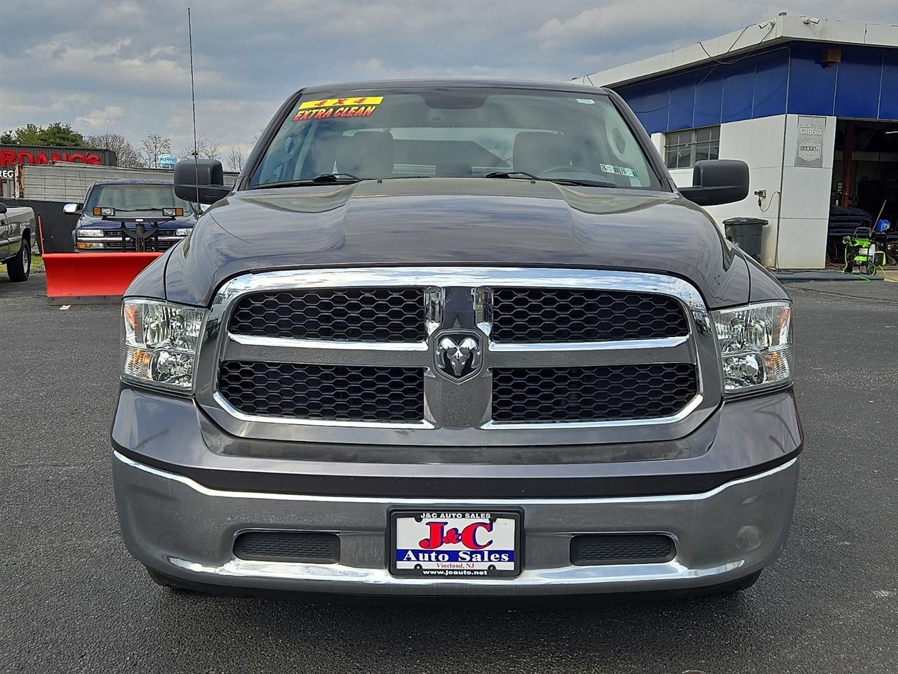 RAM 1500 Classic Tradesman Quad Cab 4WD 2020