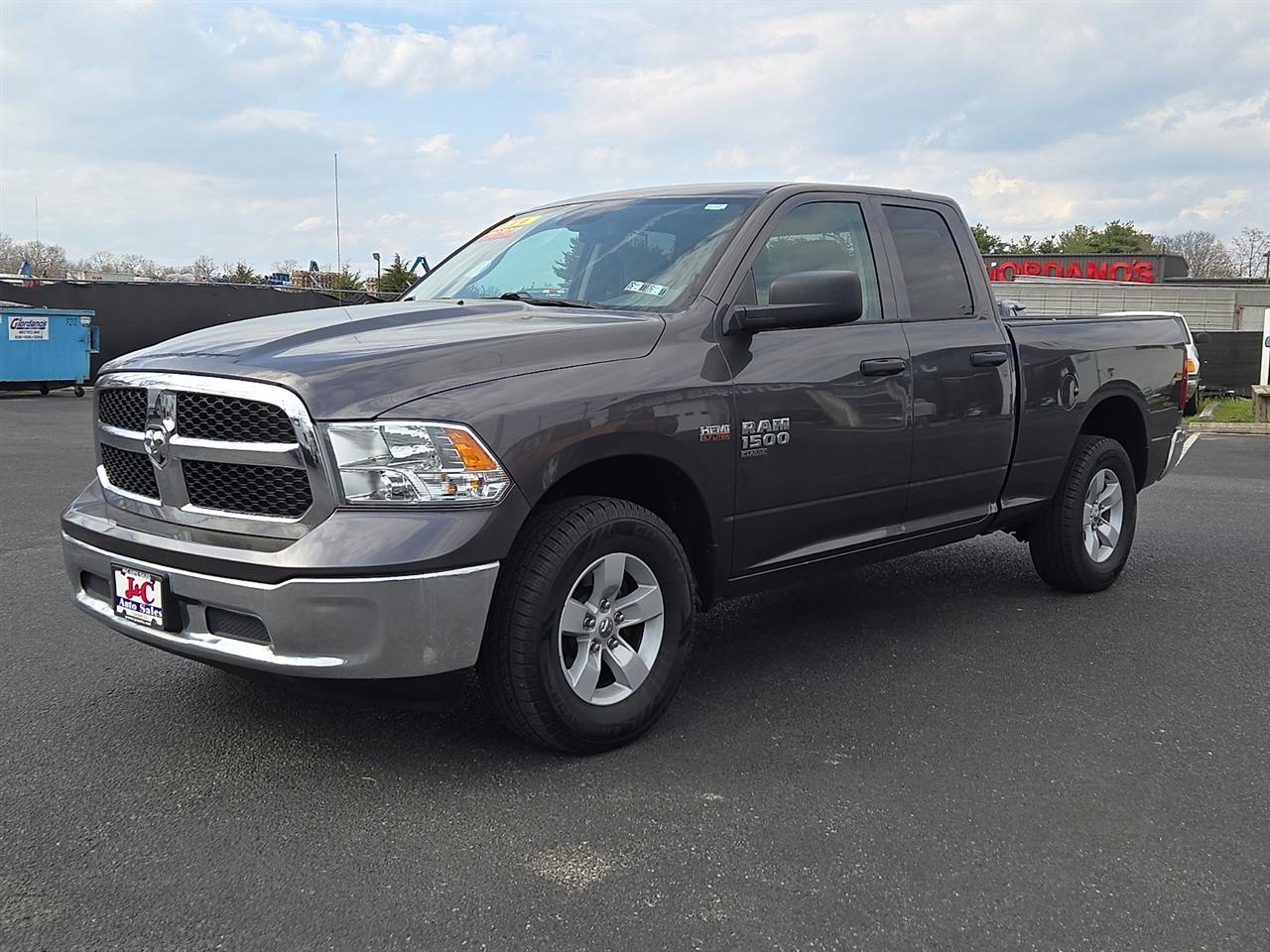 RAM 1500 Classic Tradesman Quad Cab 4WD 2020