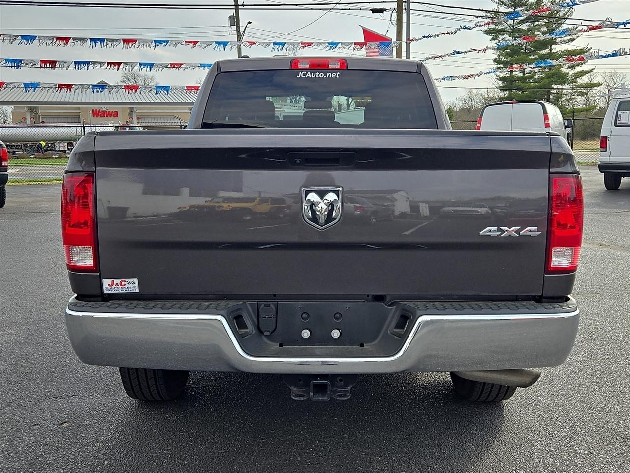 RAM 1500 Classic Tradesman Quad Cab 4WD 2020