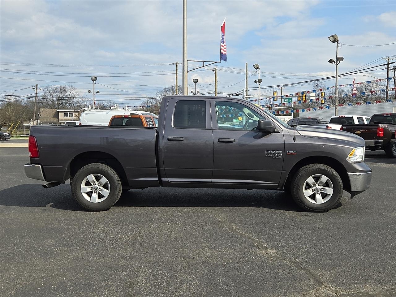 RAM 1500 Classic Tradesman Quad Cab 4WD 2020