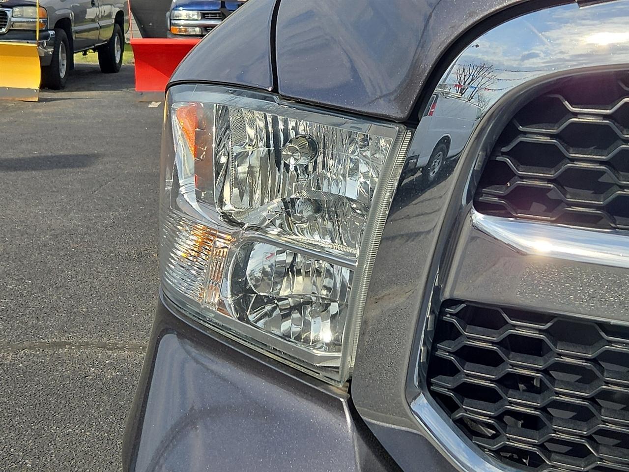 RAM 1500 Classic Tradesman Quad Cab 4WD 2020