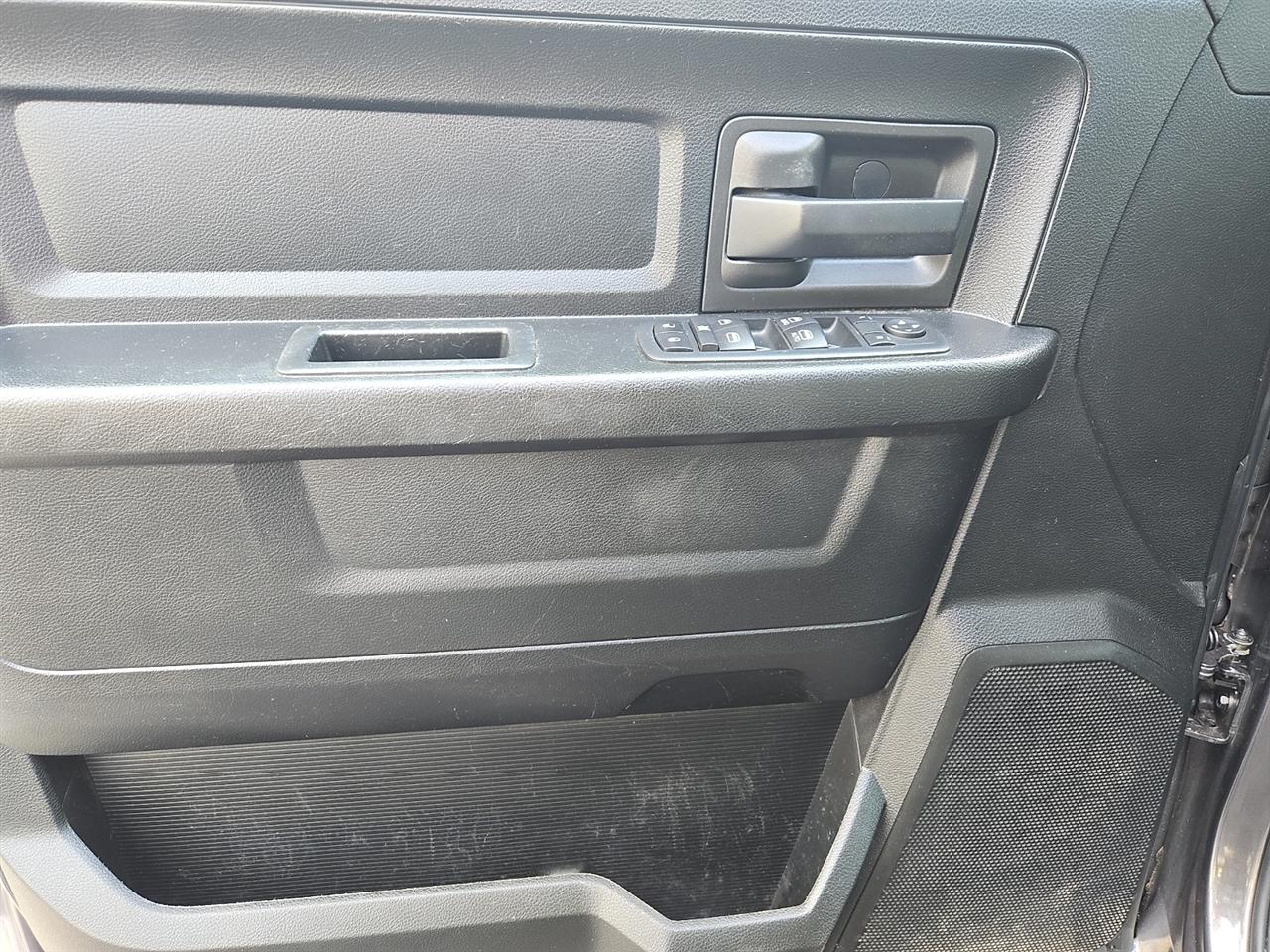 RAM 1500 Classic Tradesman Quad Cab 4WD 2020