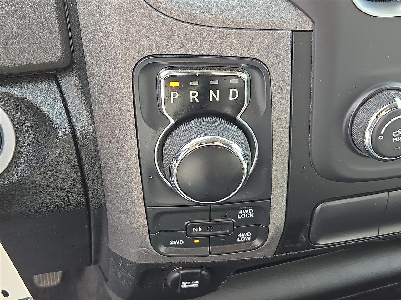 RAM 1500 Classic Tradesman Quad Cab 4WD 2020