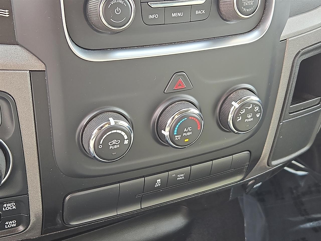 RAM 1500 Classic Tradesman Quad Cab 4WD 2020