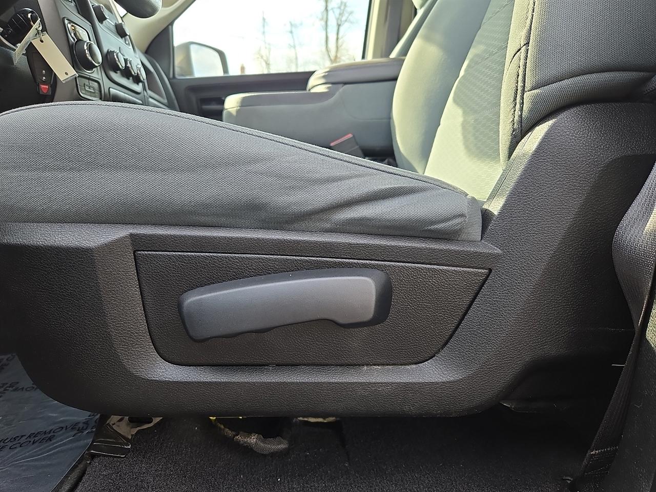 RAM 1500 Classic Tradesman Quad Cab 4WD 2020