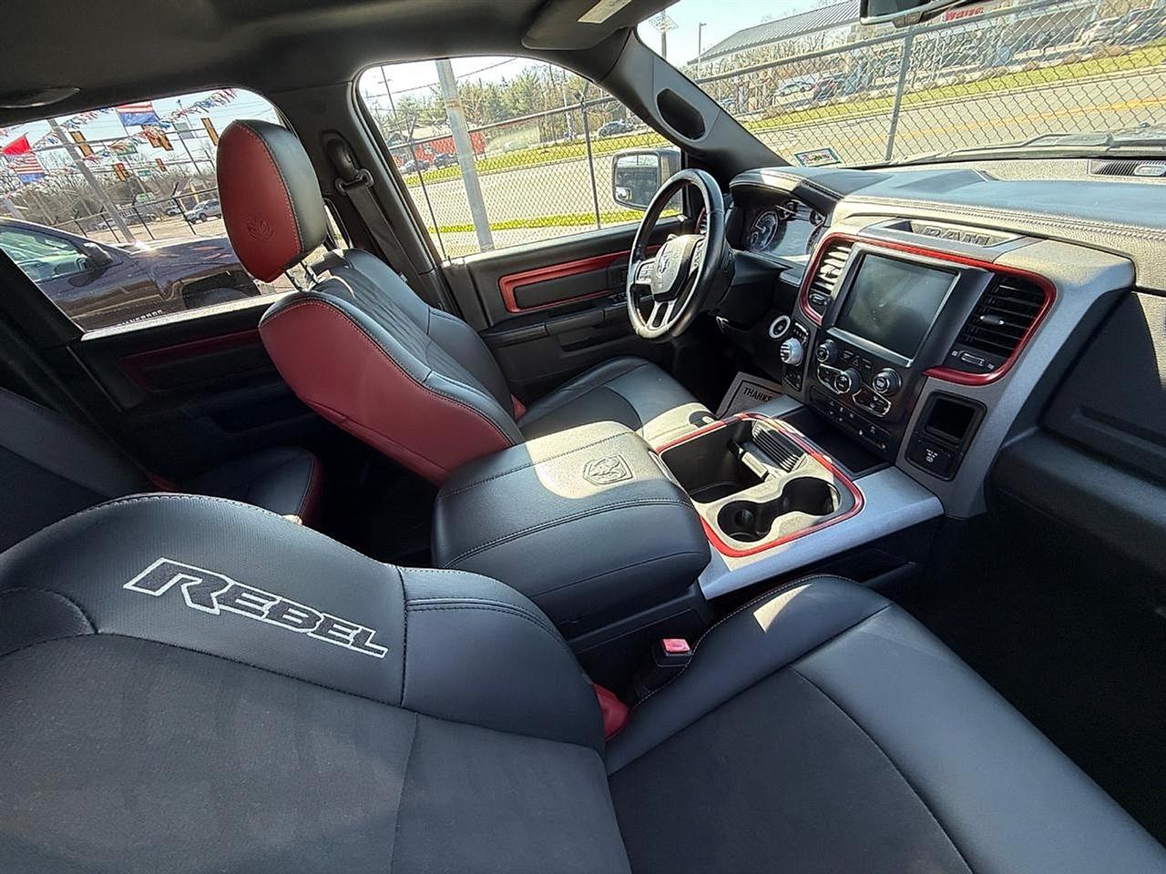 RAM 1500 Rebel Crew Cab SWB 4WD 2017