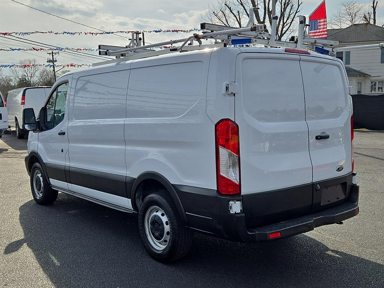 Ford Transit 250 Van Low Roof 60/40 Pass.130-in. WB 2019