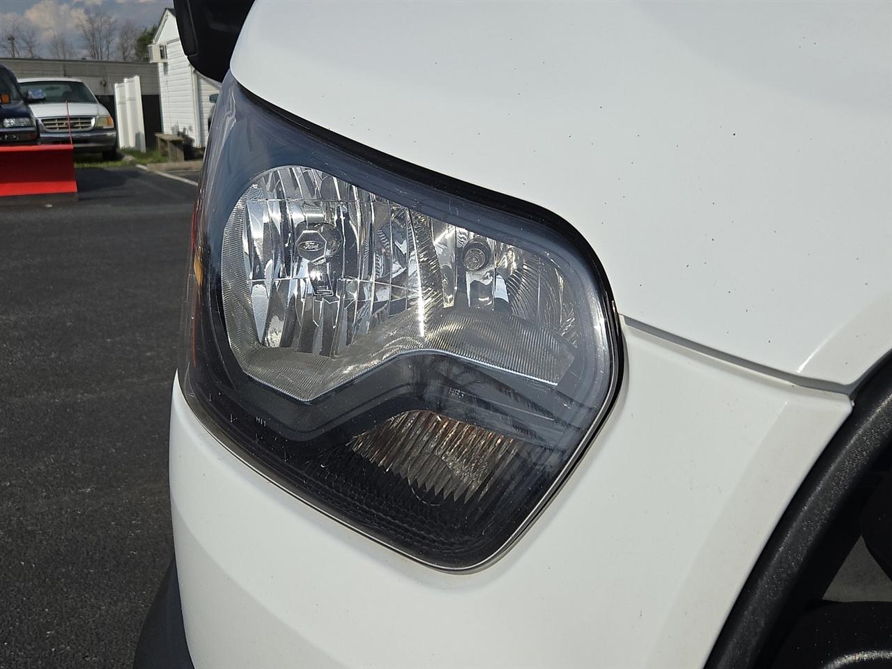 Ford Transit 250 Van Low Roof 60/40 Pass.130-in. WB 2019