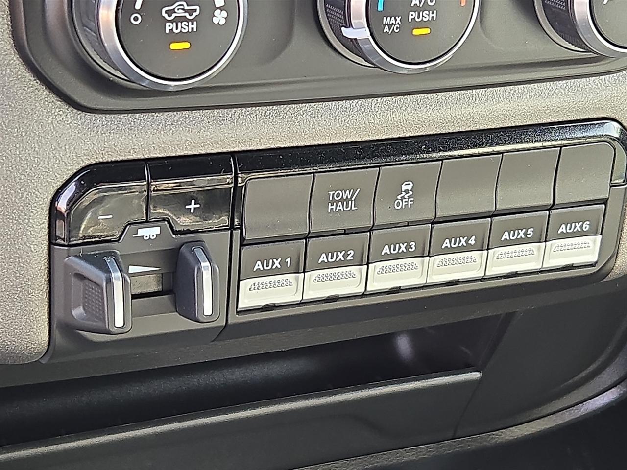 RAM 2500 Tradesman Crew Cab LWB 4WD 2022