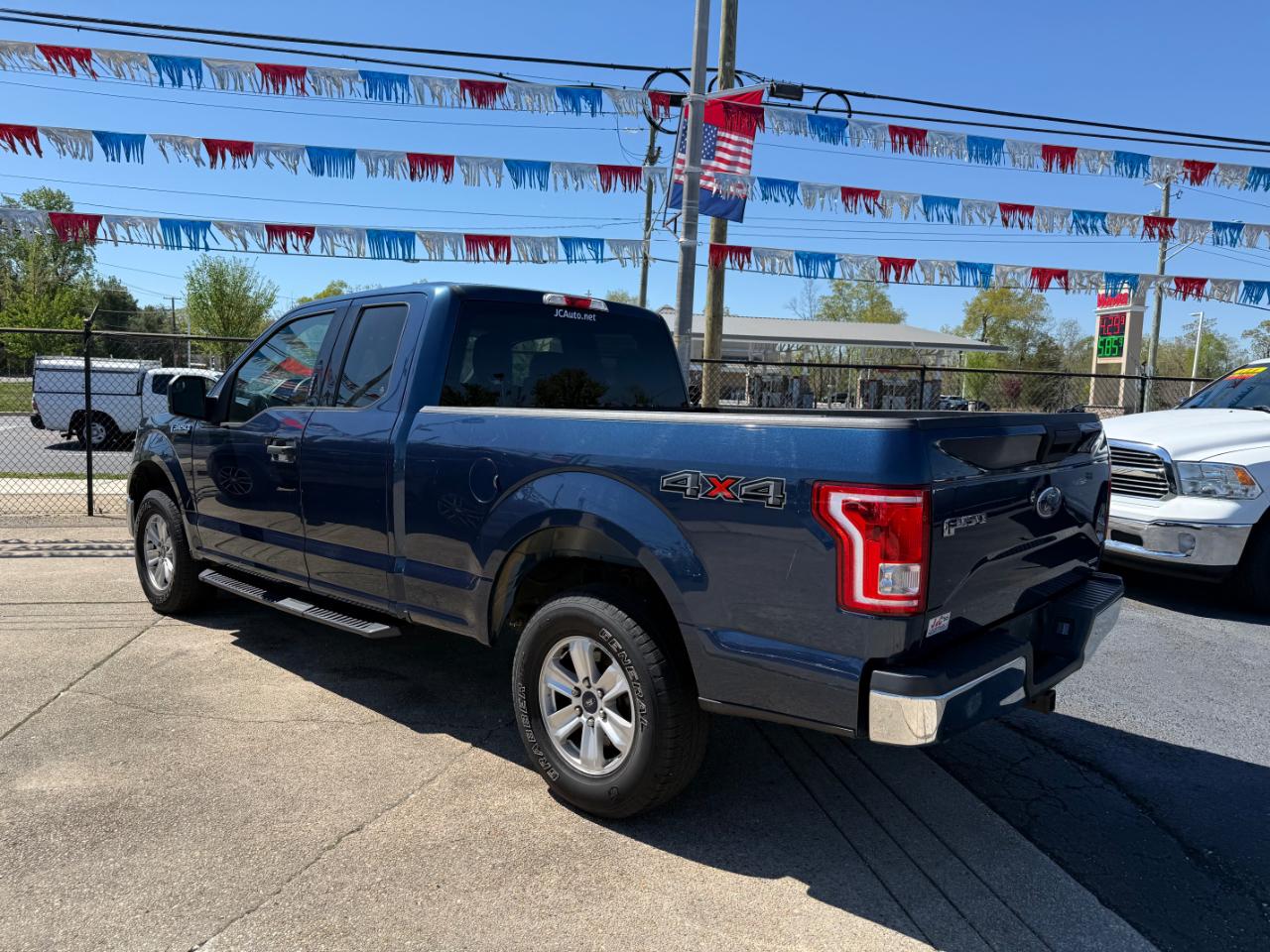 Ford F-150 Lariat SuperCab 6.5-ft. Bed 4WD 2015