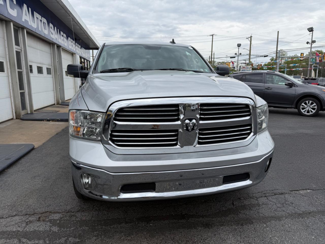 RAM 1500 SLT Crew Cab SWB 4WD 2015