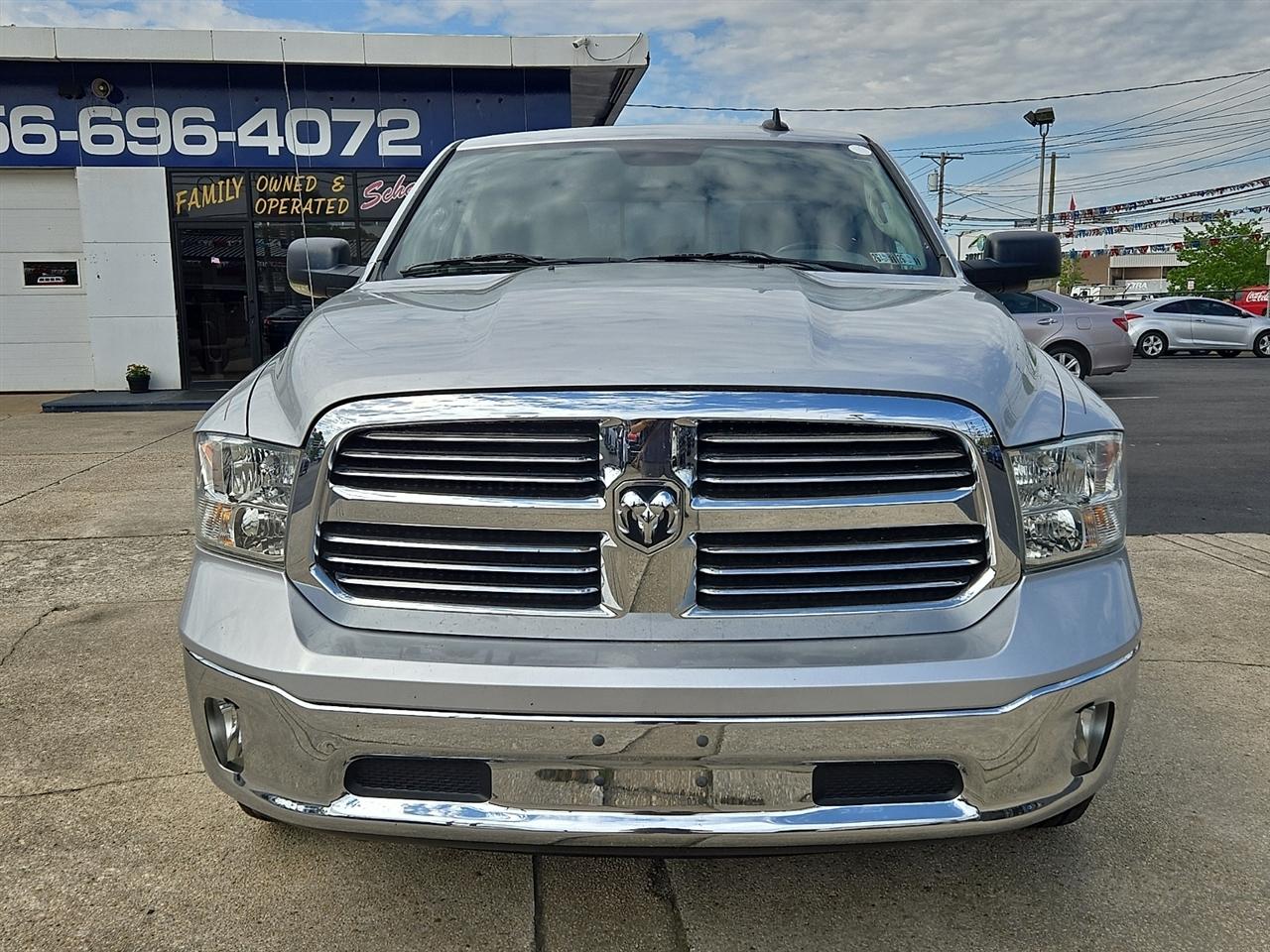 RAM 1500 SLT Crew Cab SWB 4WD 2015