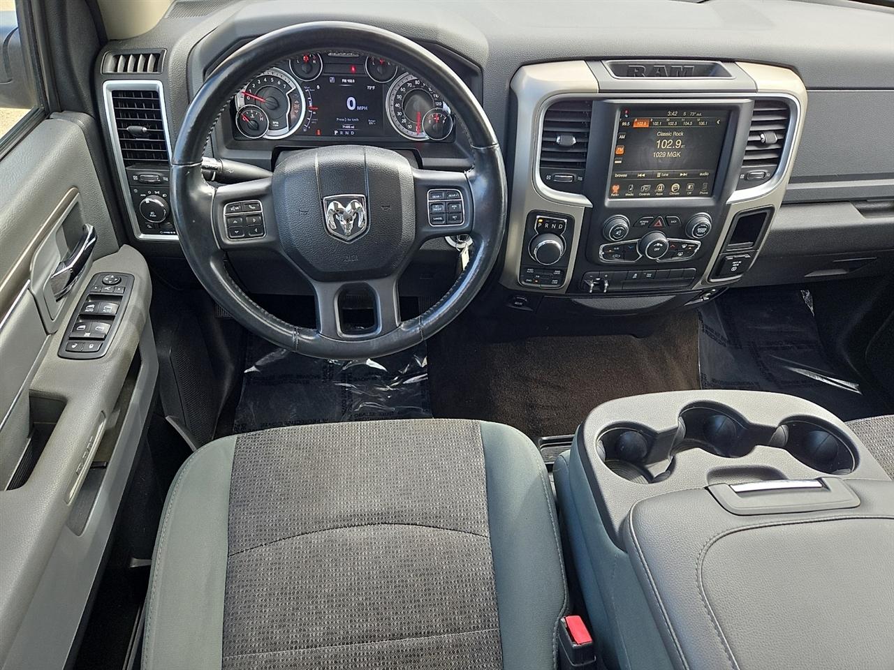 RAM 1500 SLT Crew Cab SWB 4WD 2015