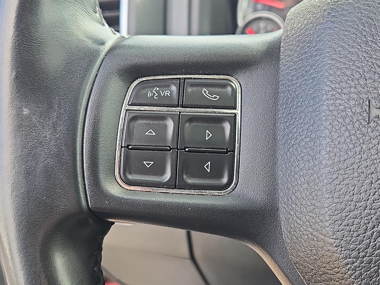 RAM 1500 SLT Crew Cab SWB 4WD 2015