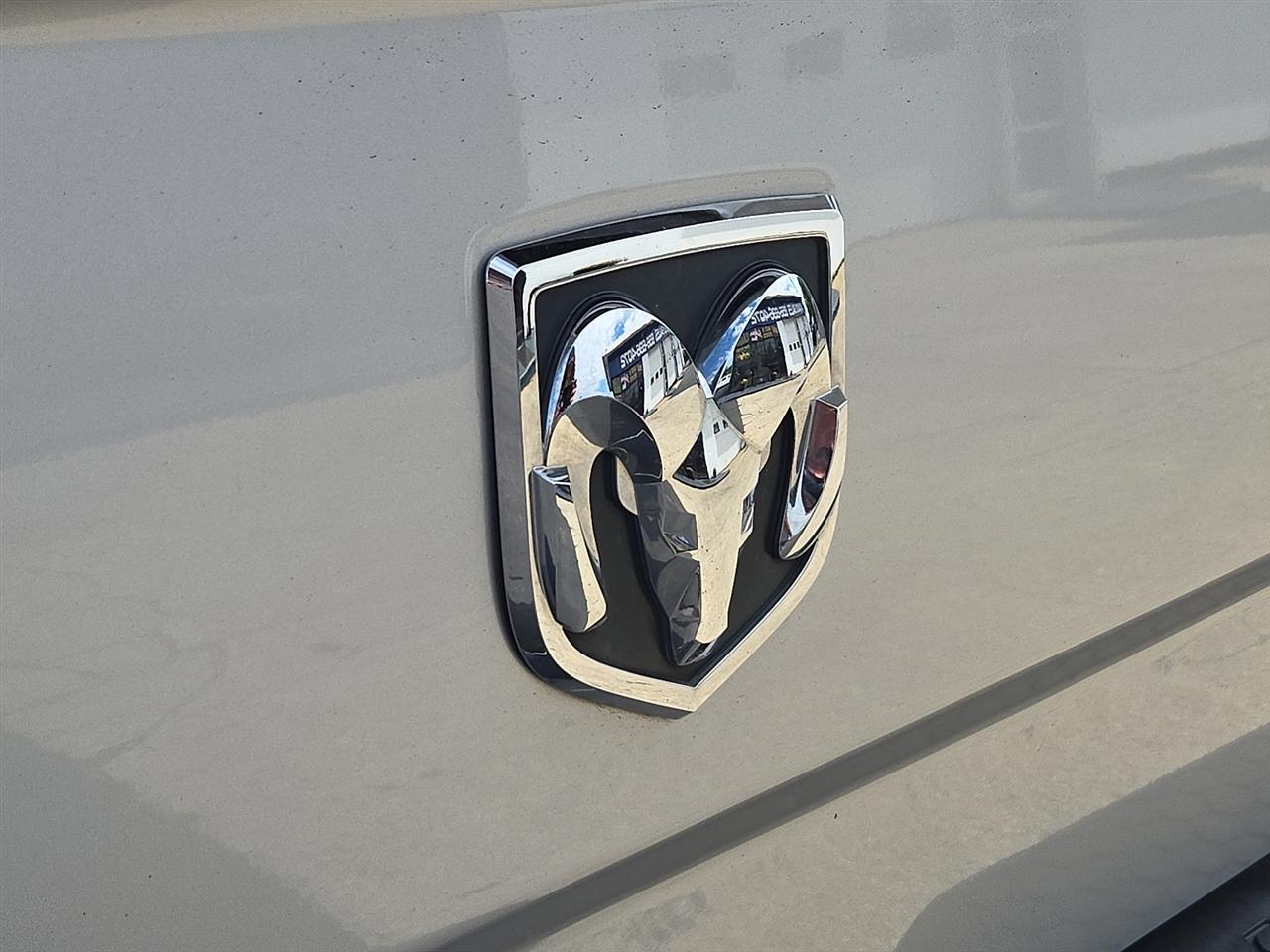 RAM 1500 SLT Crew Cab SWB 4WD 2015