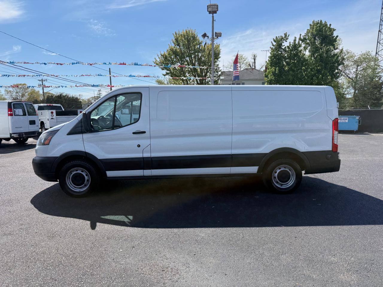 Ford Transit 150 Van Low Roof w/Sliding Pass. 148-in. WB 2017