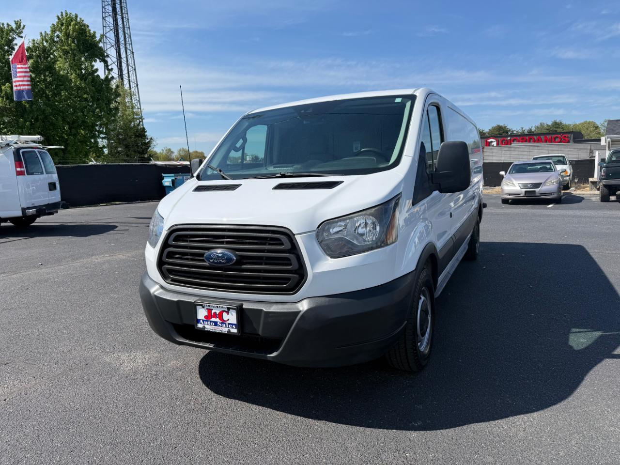 Ford Transit 150 Van Low Roof w/Sliding Pass. 148-in. WB 2017