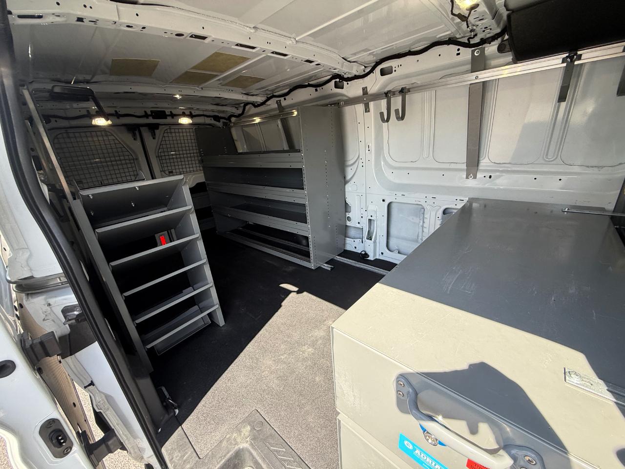 Ford Transit 150 Van Low Roof w/Sliding Pass. 148-in. WB 2017