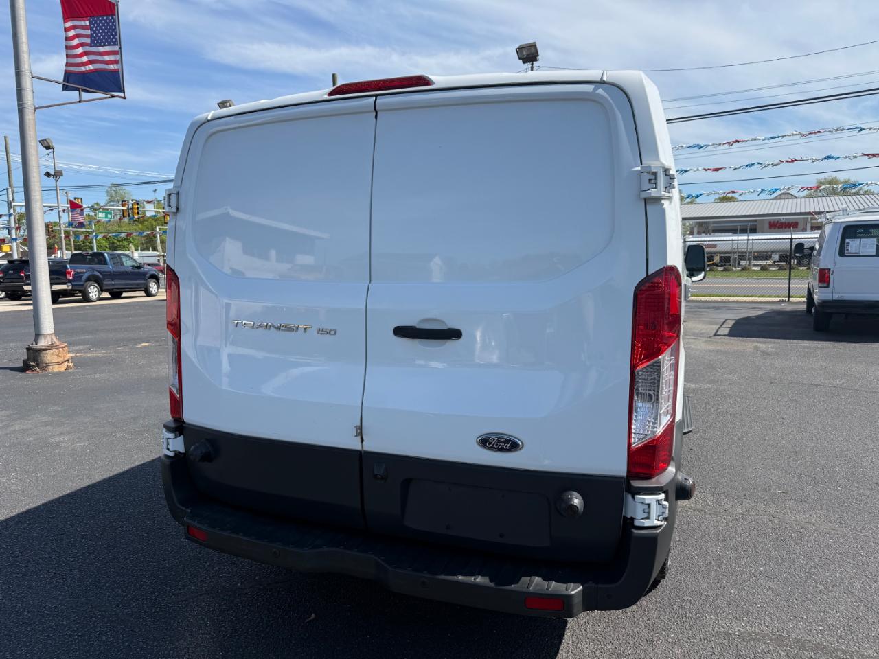 Ford Transit 150 Van Low Roof w/Sliding Pass. 148-in. WB 2017