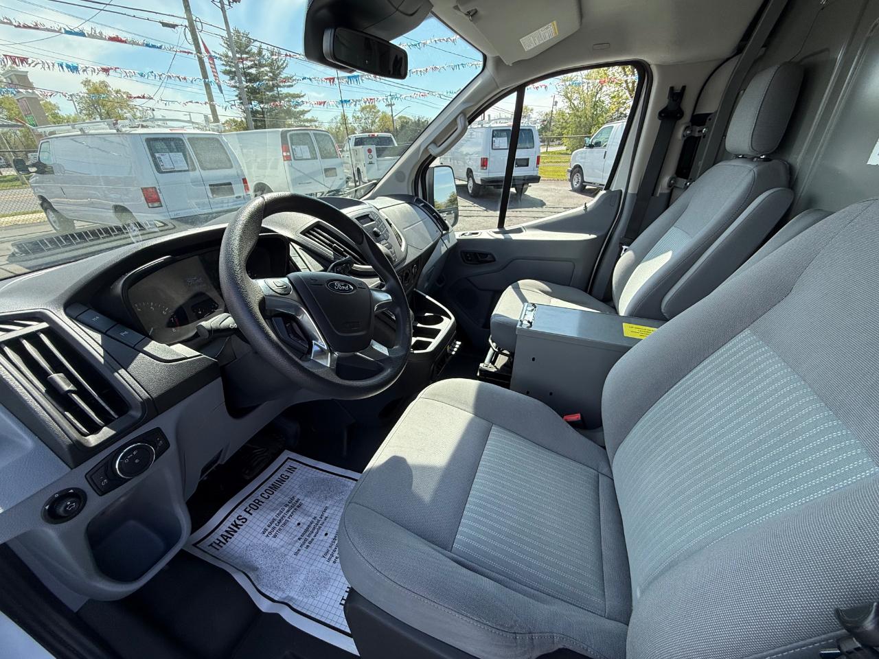 Ford Transit 150 Van Low Roof w/Sliding Pass. 148-in. WB 2017