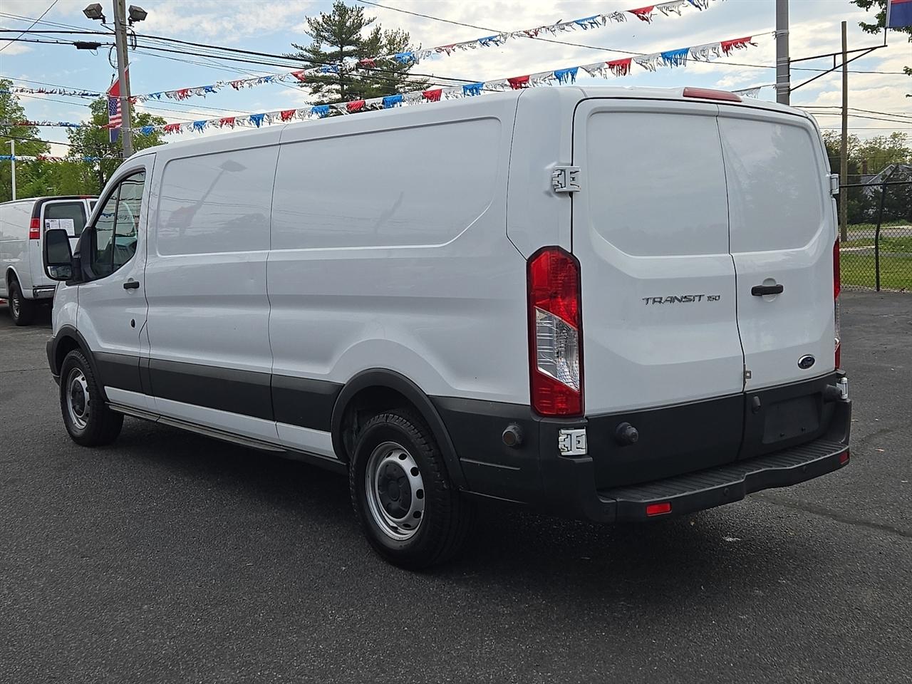 Ford Transit 150 Van Low Roof w/Sliding Pass. 148-in. WB 2017
