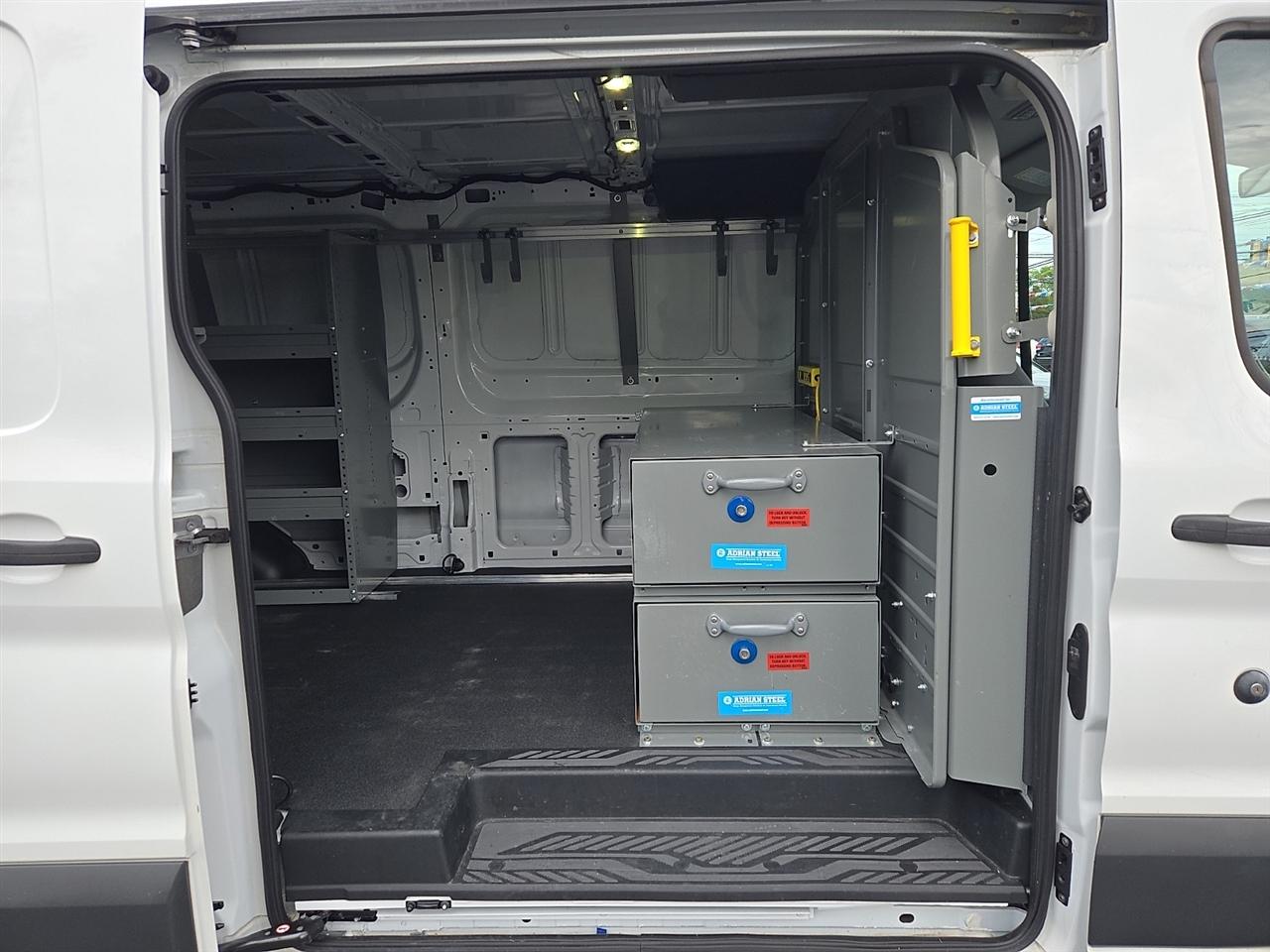 Ford Transit 150 Van Low Roof w/Sliding Pass. 148-in. WB 2017