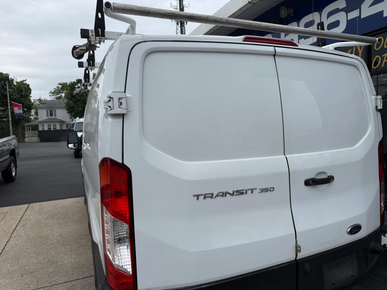 Ford Transit 350 Van Low Roof w/Sliding Pass. 148-in. WB 2019
