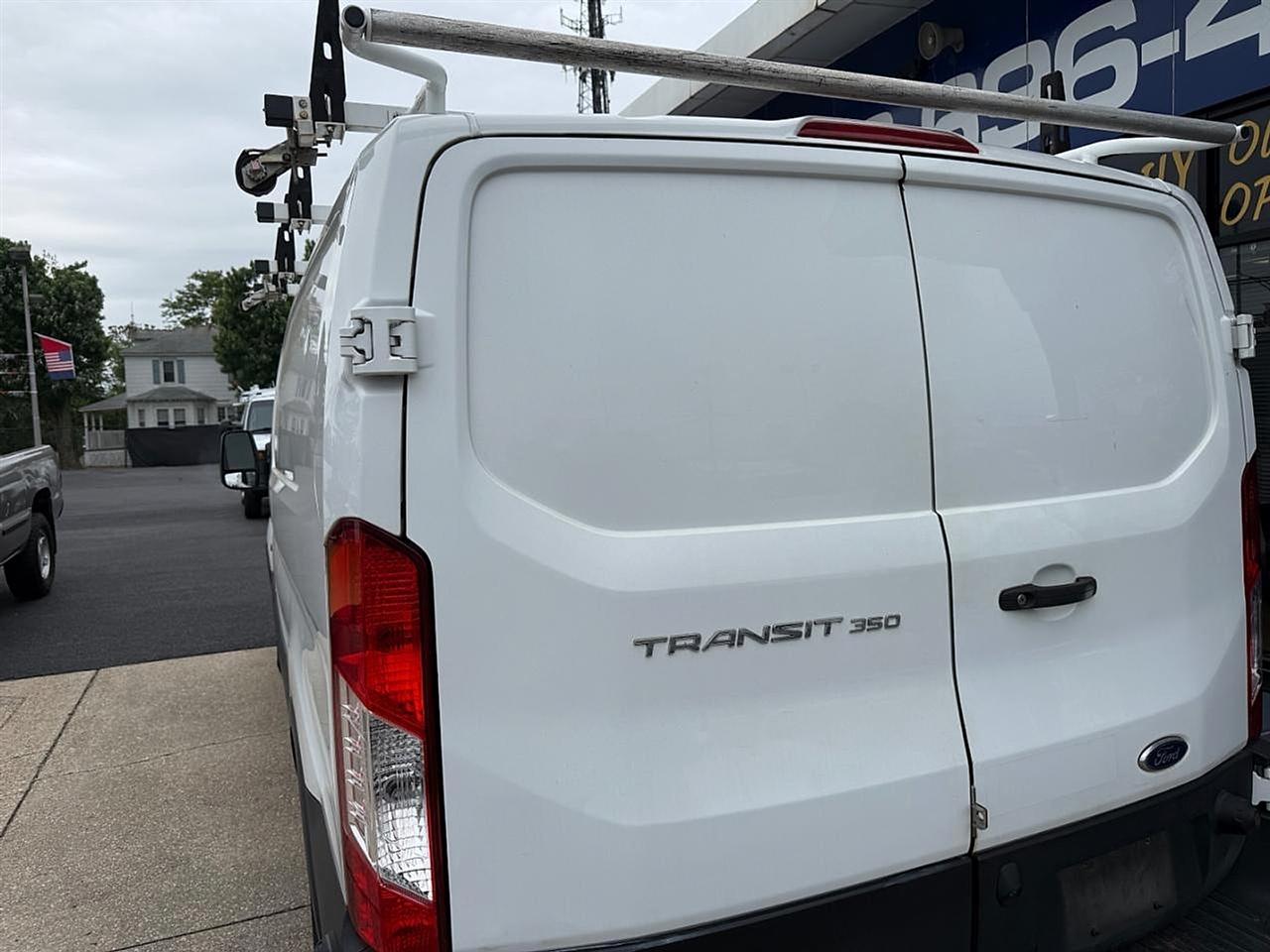 Ford Transit 350 Van Low Roof w/Sliding Pass. 148-in. WB 2019