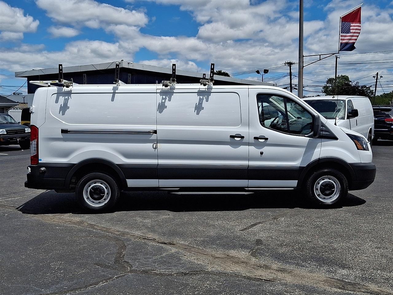 Ford Transit 350 Van Low Roof w/Sliding Pass. 148-in. WB 2019