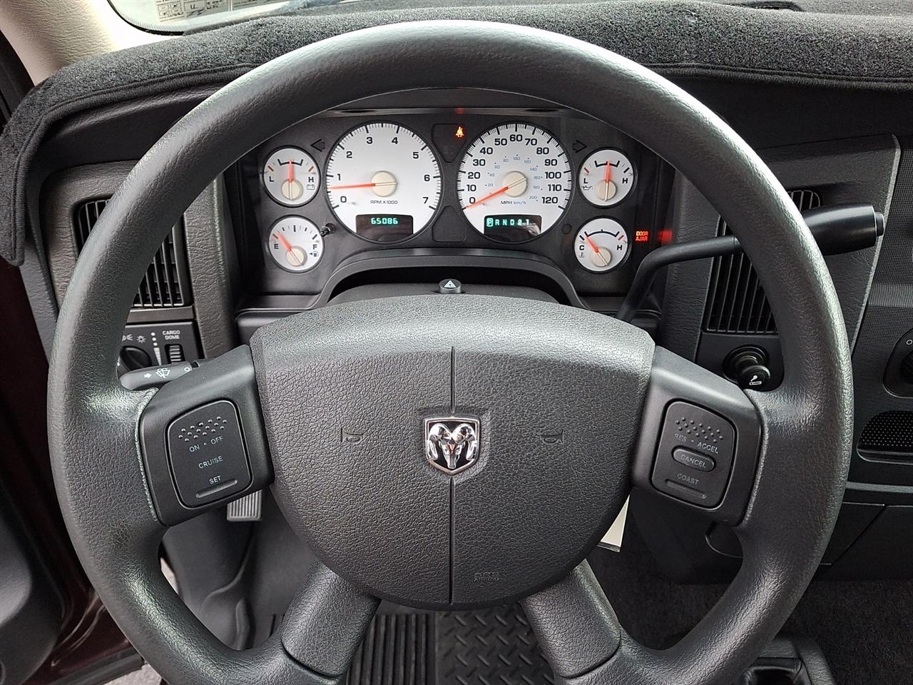 Dodge Ram 1500 Laramie Quad Cab 4WD 2004