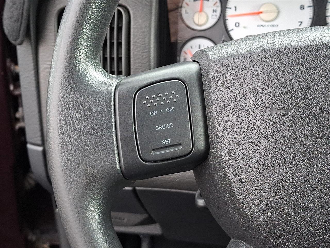 Dodge Ram 1500 Laramie Quad Cab 4WD 2004