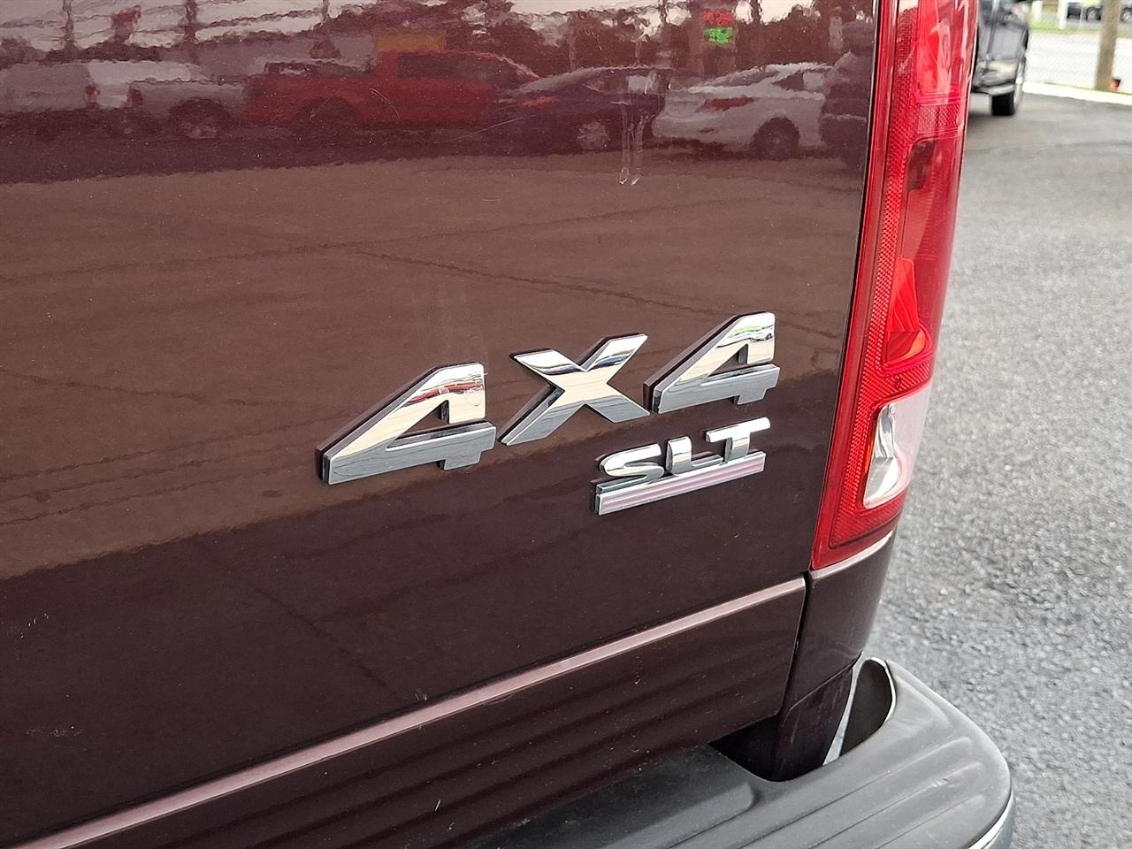 Dodge Ram 1500 Laramie Quad Cab 4WD 2004