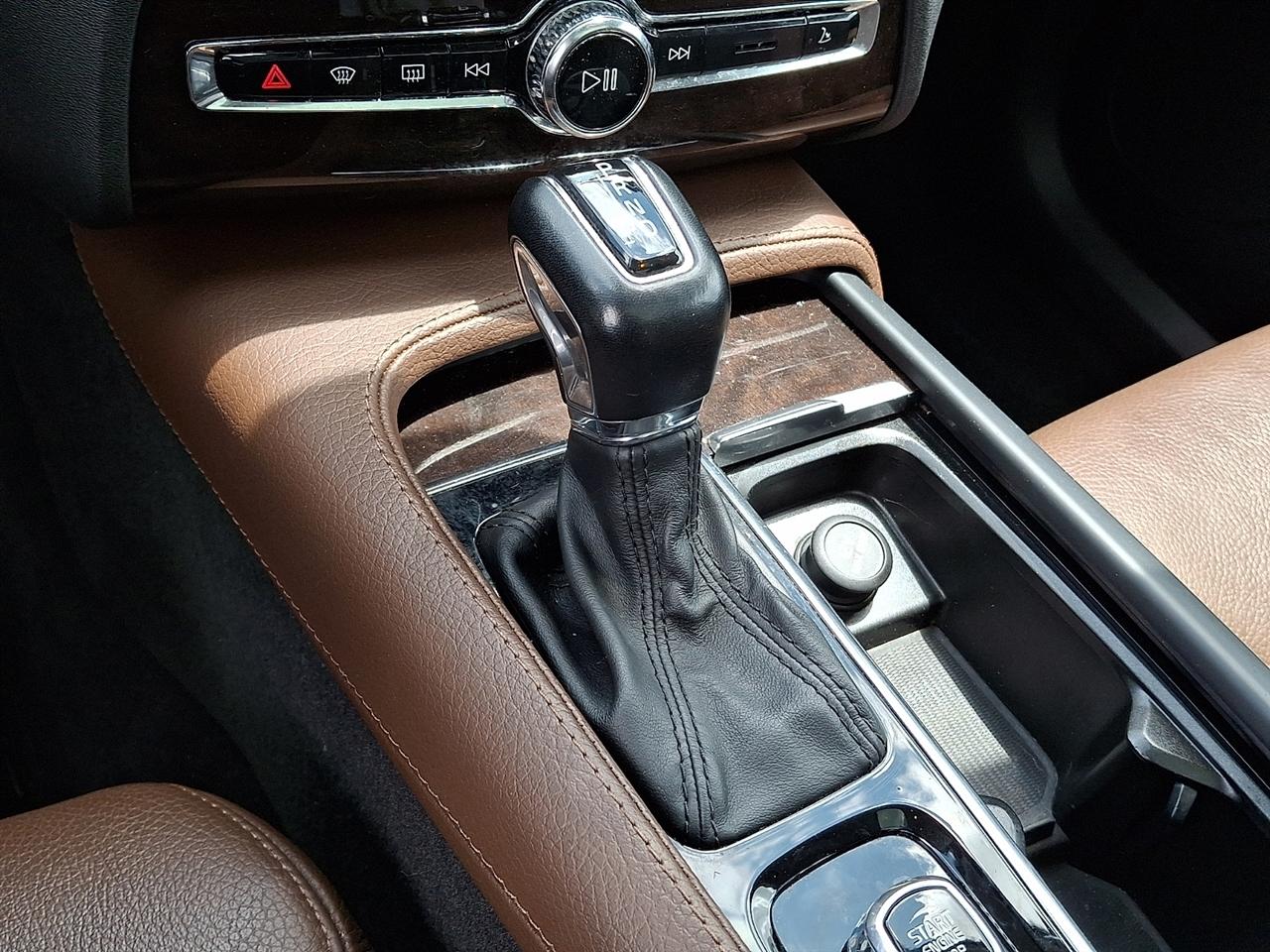 Volvo XC90 T6 Momentum AWD 2019