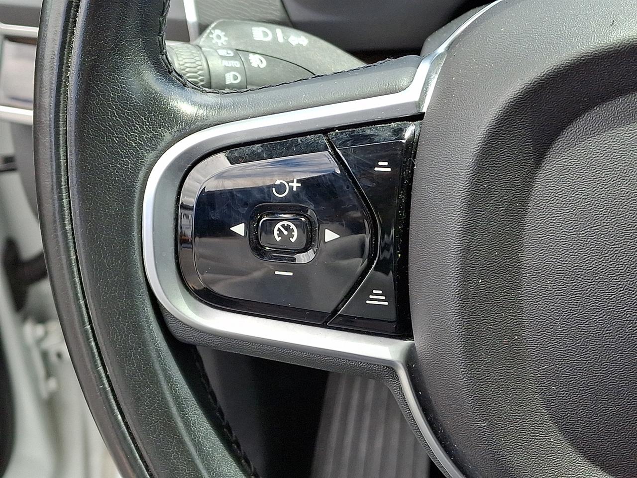 Volvo XC90 T6 Momentum AWD 2019