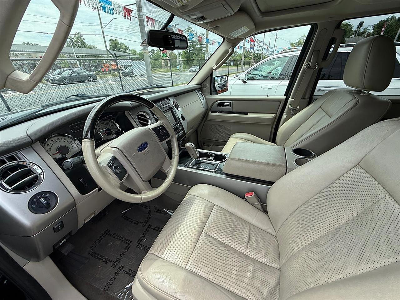 Ford Expedition Limited 2WD 2014