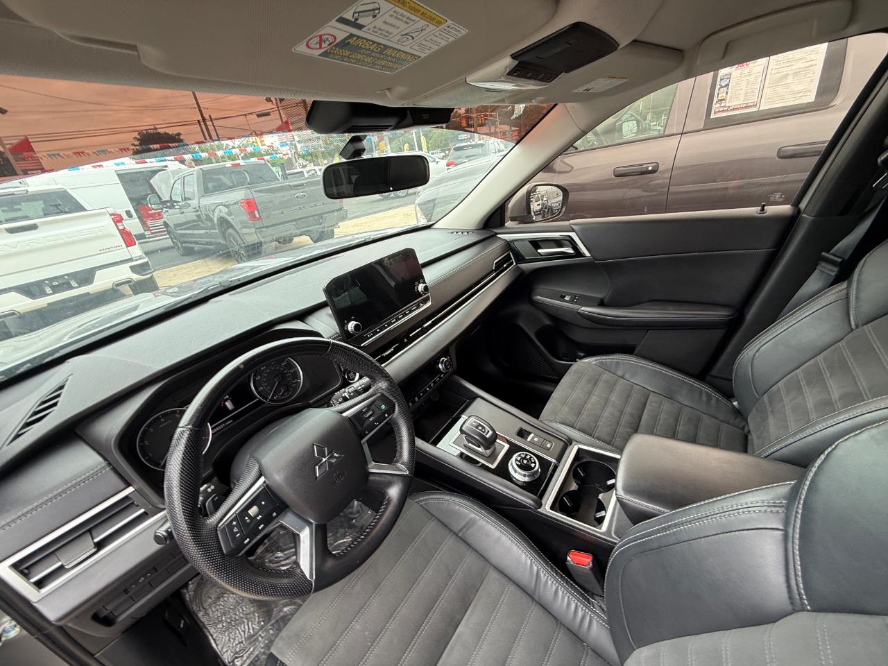 Mitsubishi Outlander SE 4WD 2022