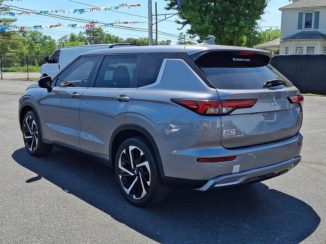 Mitsubishi Outlander SE 4WD 2022