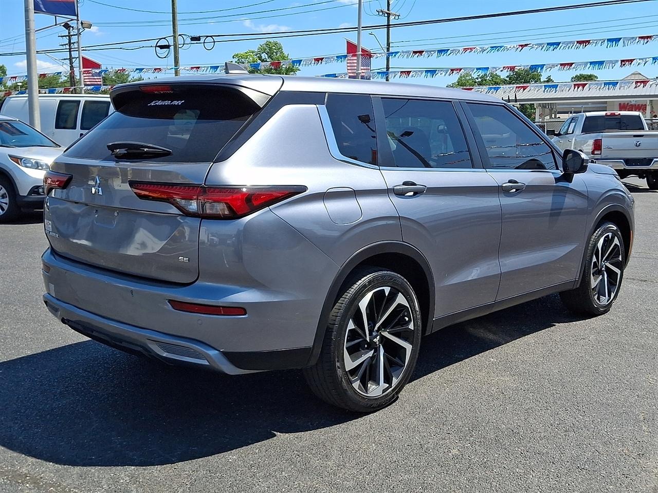 Mitsubishi Outlander SE 4WD 2022